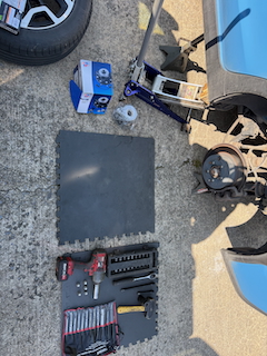 Professional mobile mechanic service at customer home or office